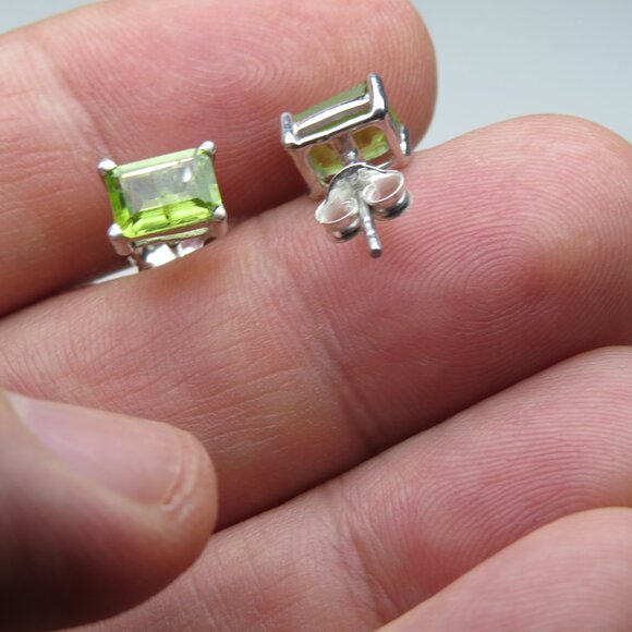 *925 Sterling Silver Genuine Peridot Earring Studs - Picture 5 of 5